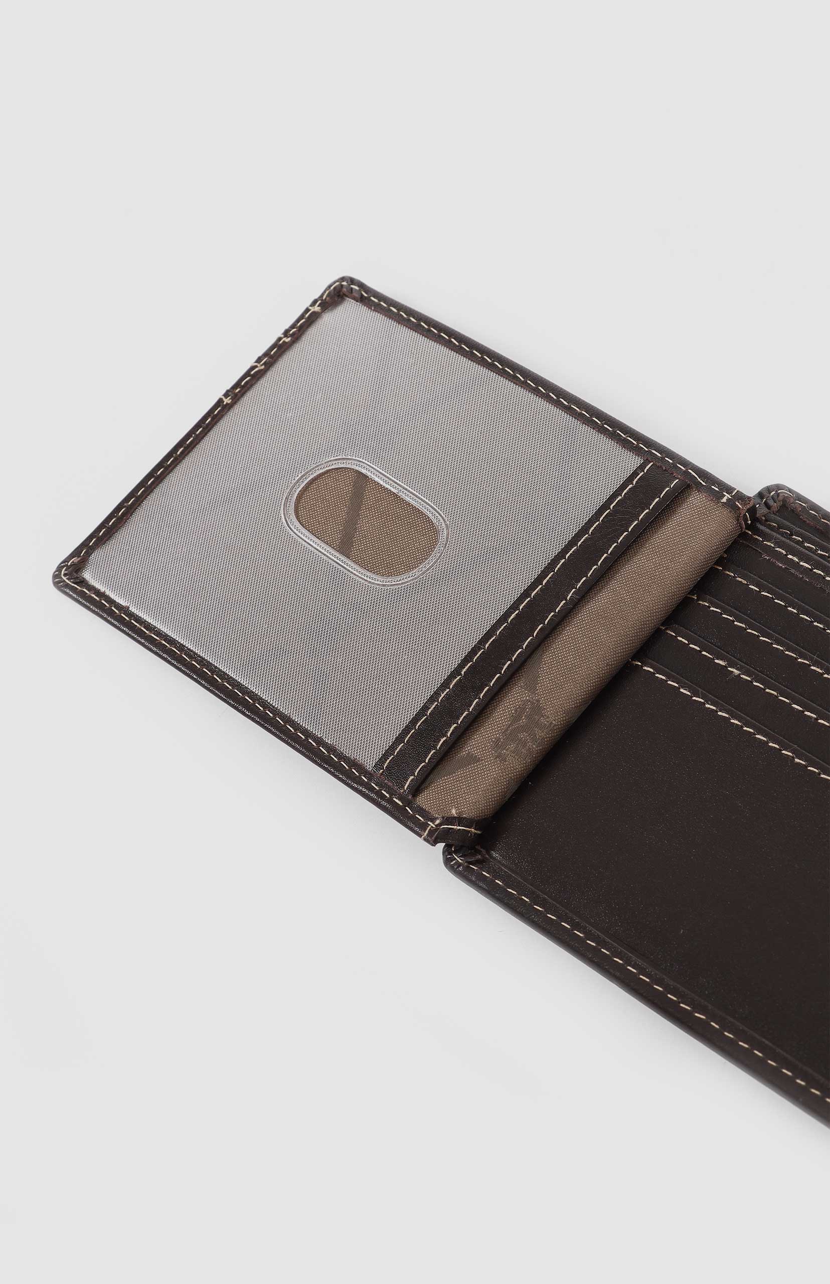 Pringle Myles Trifold Wallet. - Image 7