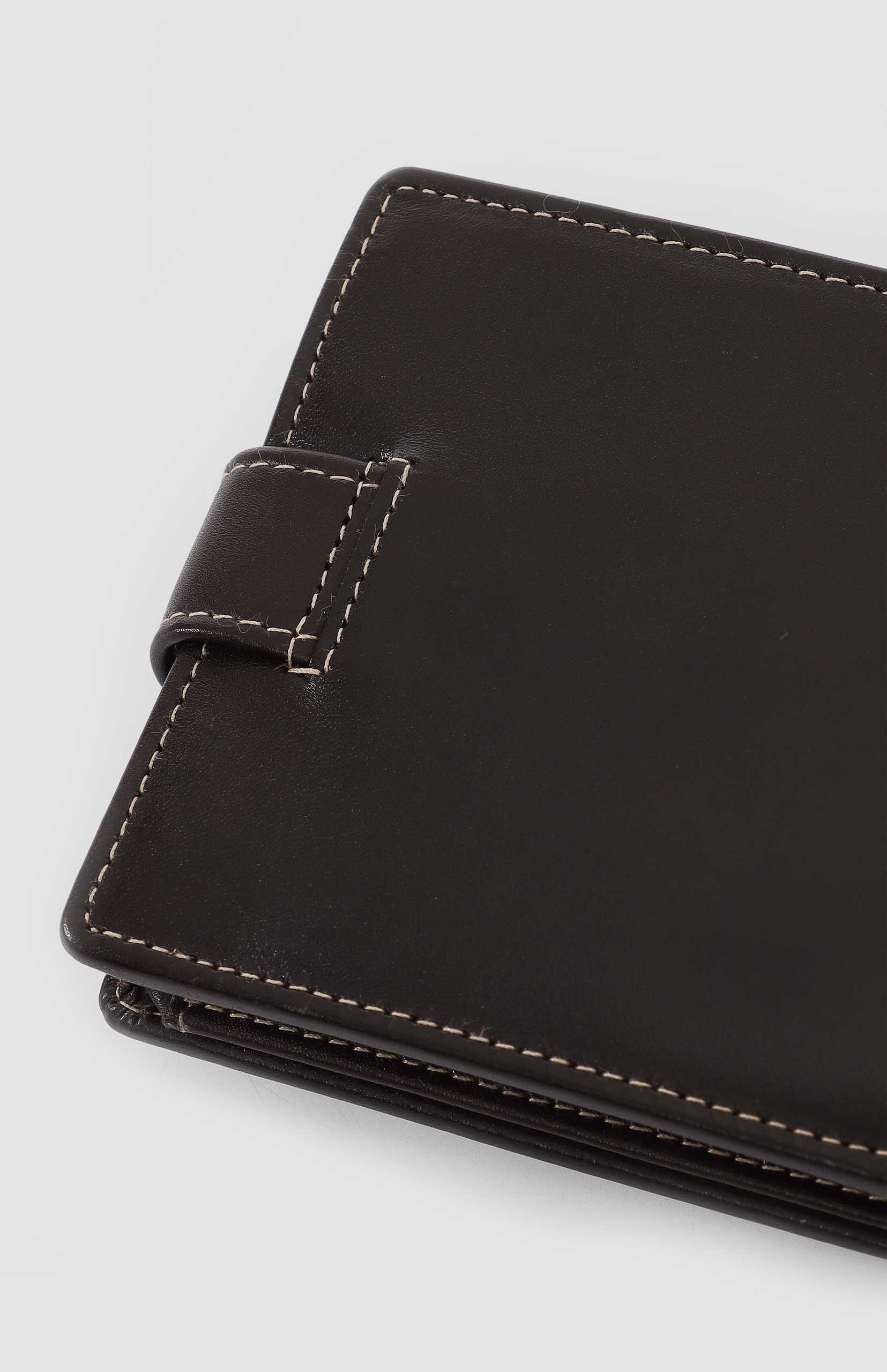 Pringle Myles Trifold Wallet. - Image 8